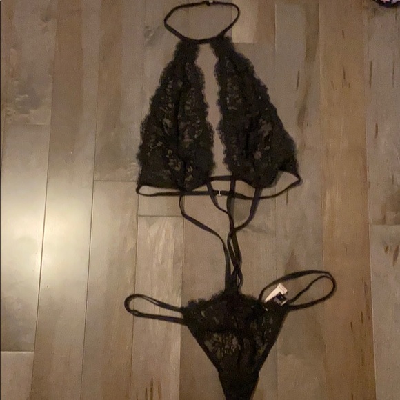 NWT LG HALTER STRAPPY TEDDY VICTORIAS SECRET - Picture 2 of 3